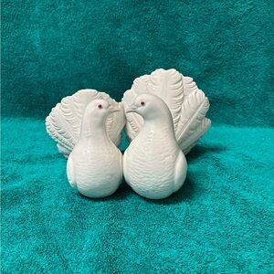 Vintage Lladro couple of doves figurine